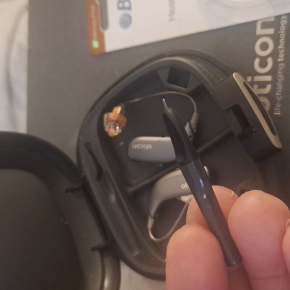 Oticon Hearing Aids: Ruby 2, Zirconz 2 MR-T 312 Traditional Battery Oper… - Picture 6 of 10